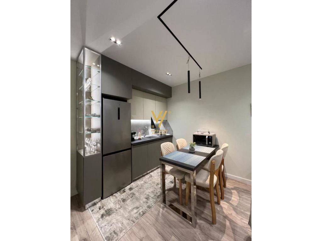 JEPET APARTAMENT 1+1+BLK ME QERA NE QENDER 870 EURO 2
