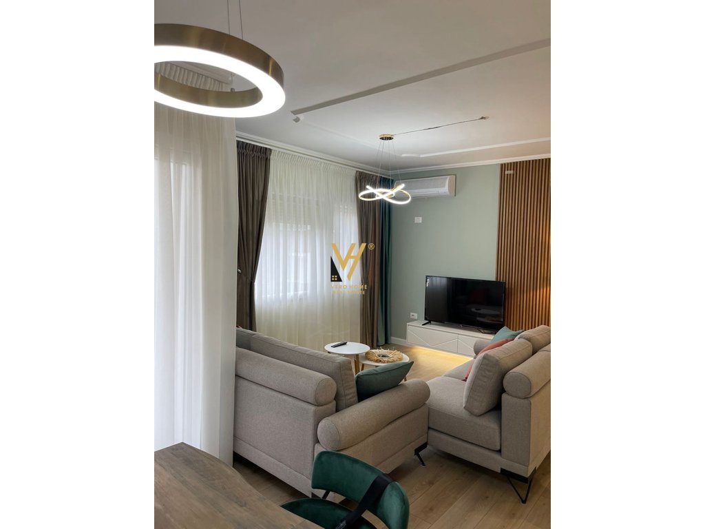 JEPET APARTAMENT 2+1+2 ME QERA TE KRISTAL CENTER 90.000 LEKE