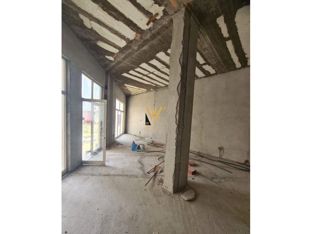 SHITET AMBIENT BIZNESI 120 M2 TE LIQENI I THATE 270.000 EURO 3