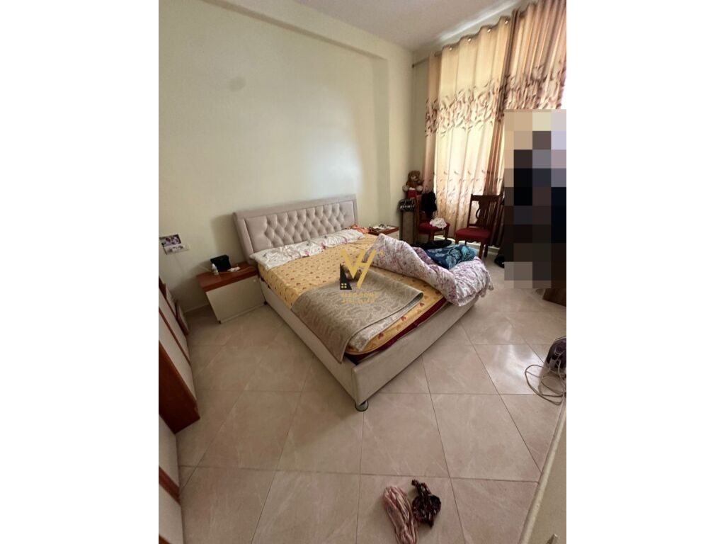 Shitet Apartament 2+1+ballkon te Komuna e Parisit 84 m2 2
