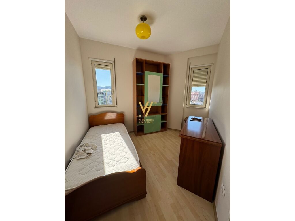 Jepet Apartament 2+1+2+ballkon me qera te Rruga Ndre Mjeda 80 m2 3