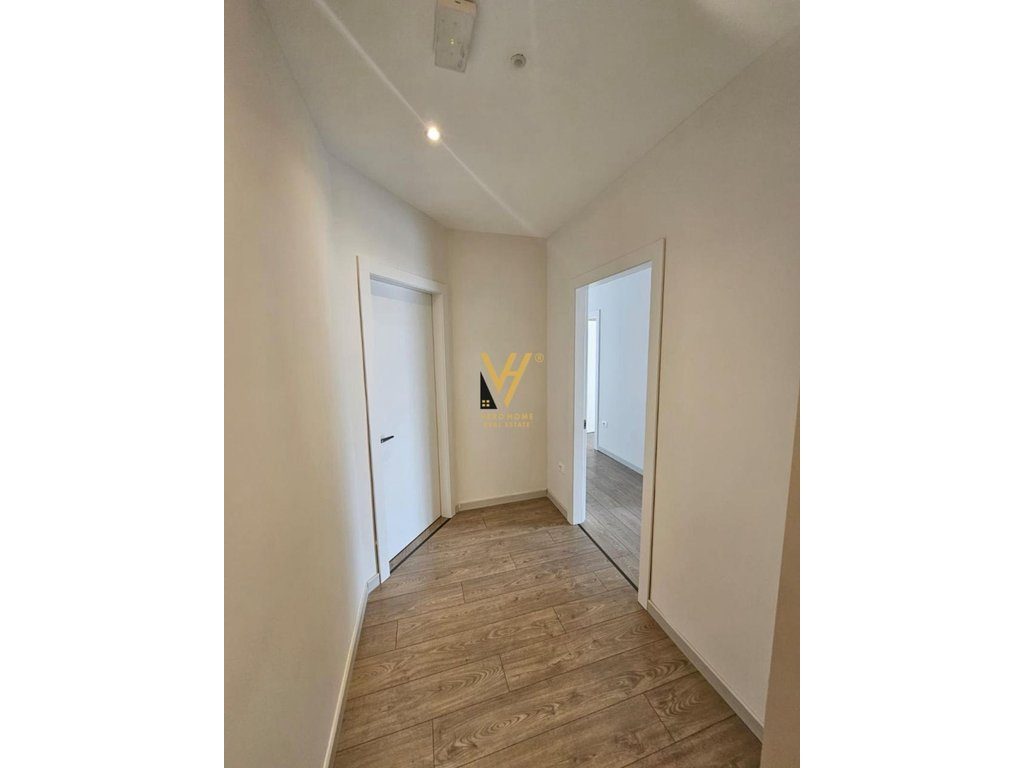 SHITET APARTAMENT 2+1+GARSONIERE TE ZOGU I ZI 295.000 EURO