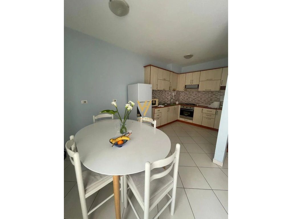 SHITET APARTAMENT 2+1+BLK TE RRUGA E BARRIKADAVE 300.000 EURO 2