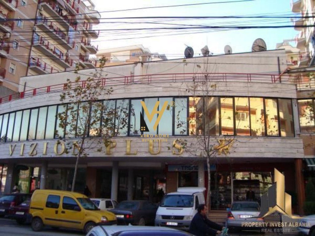 SHITET TRUALL 250 M2 NE DON BOSKO 450.000 EURO