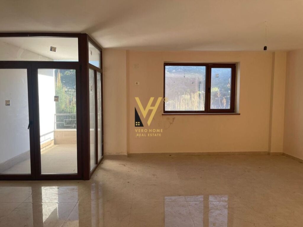 Shitet Apartament 3+1+2+post parkimi te Kopshti Botanik 128 m2 2