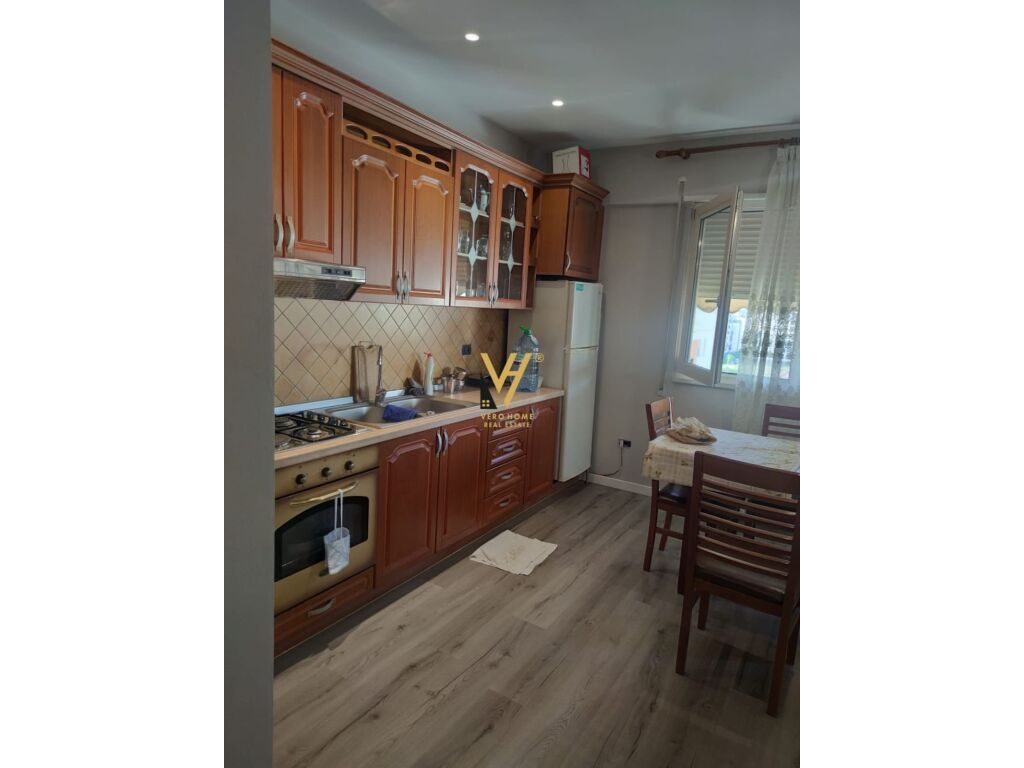 Jepet Apartament 1+1+ballkon me qera te Qendra Kristal 72 m2 3