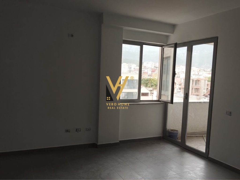 JEPET ZYRE 80 M2 ME QIRA NE KINOSTUDIO 50.000 LEKE 2