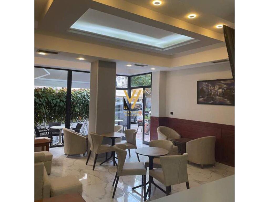 Shite bar -kafe te Rruga Kongresi i Tiranes 60 m2 1