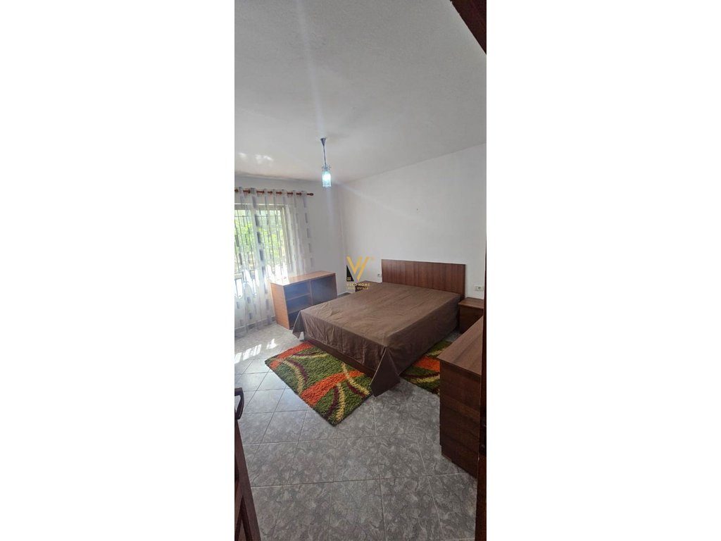 JEPET HYRJE 1+1 ME QIRA TE ISH PARKU I AUTOBUZAVE 550 EURO 2
