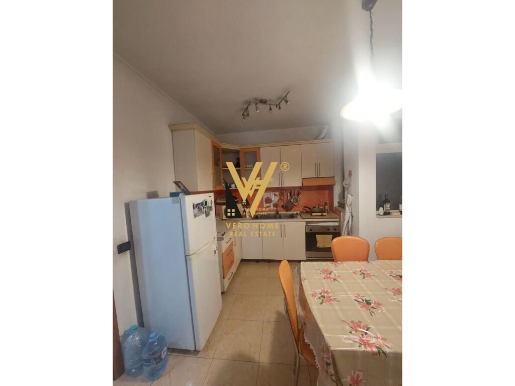 JEPET APARTAMENT 3+1+2BLK ME QERA TE MYSLYM SHYRI 1.000 EURO 2
