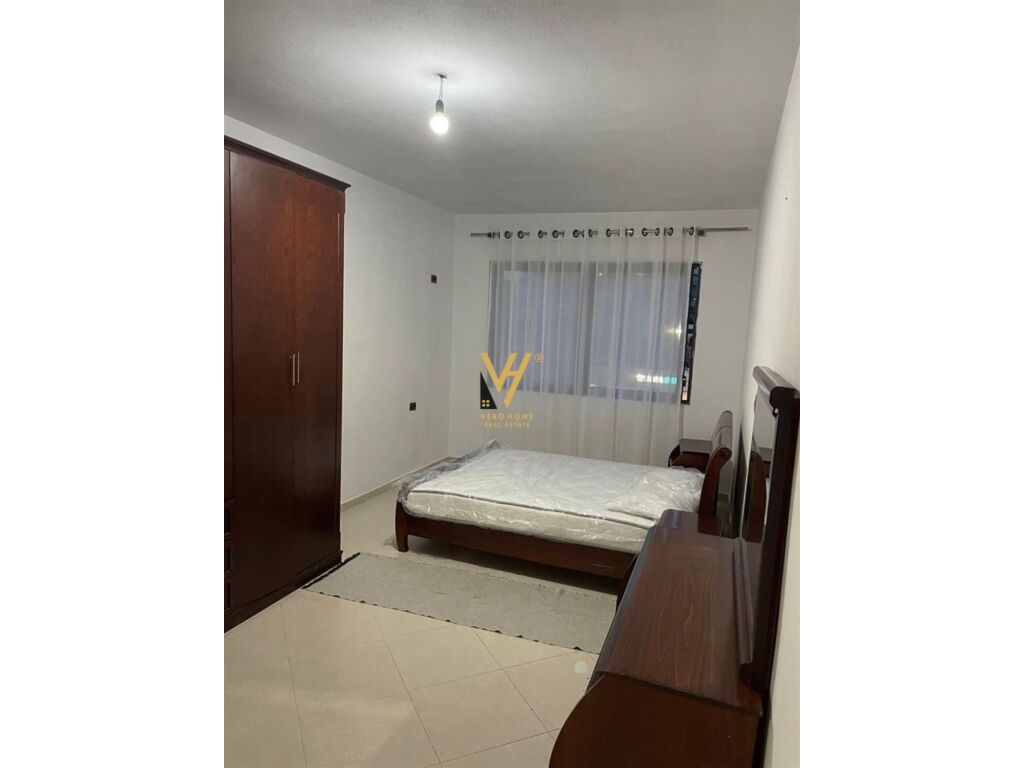 Jepet Apartament 2+1+2+ballkon me qera te Unaza e Re 100 m2 2