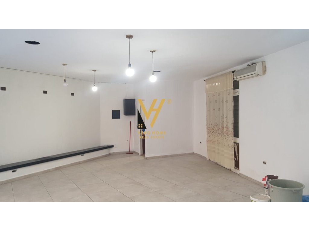 JEPET DYQAN 60 M2 ME QERA TE ZOGU I ZI 500 EURO 2