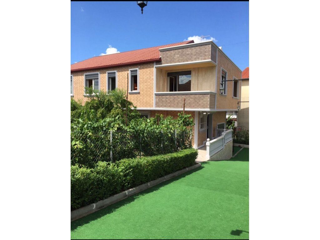 SHITET VILE 4 KATESHE NE PERIFERI, RRUGA KASTRIOTET 450.000 EURO