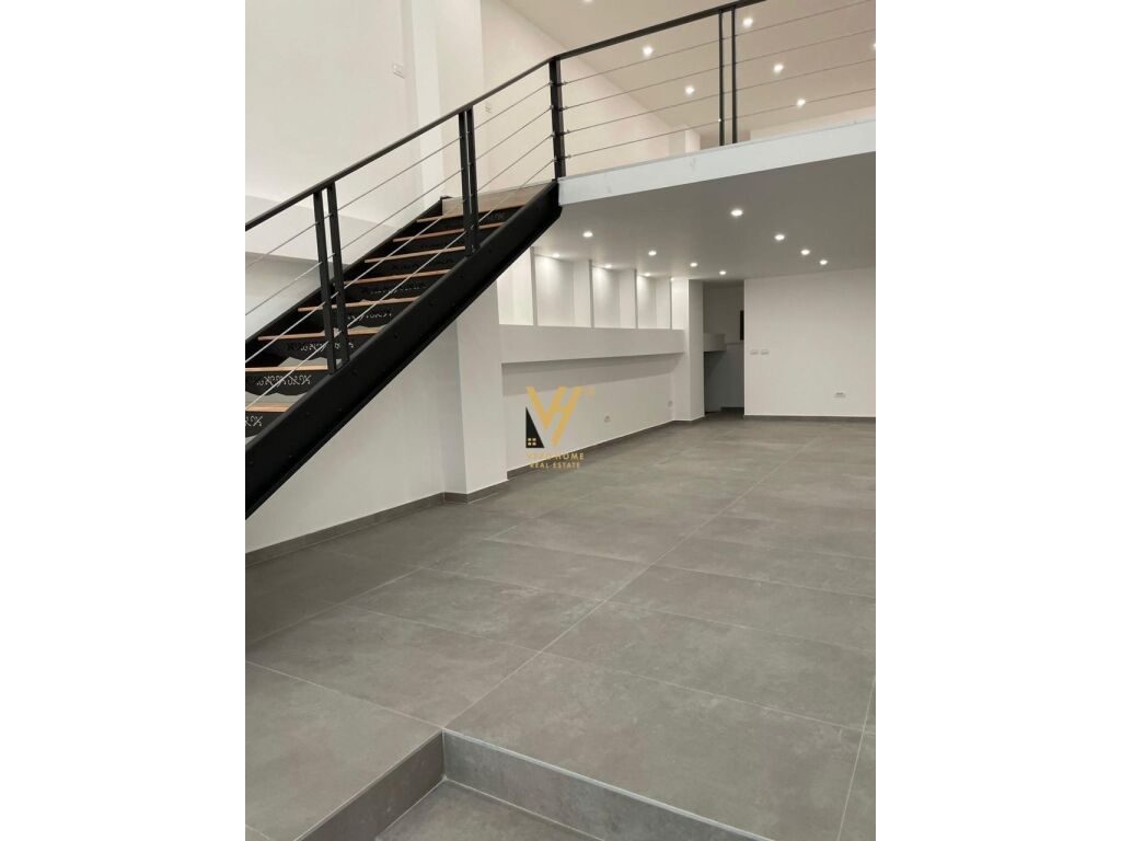 Jepet dyqan me qera te Rruga Jeronim De Rada 250 m2 4