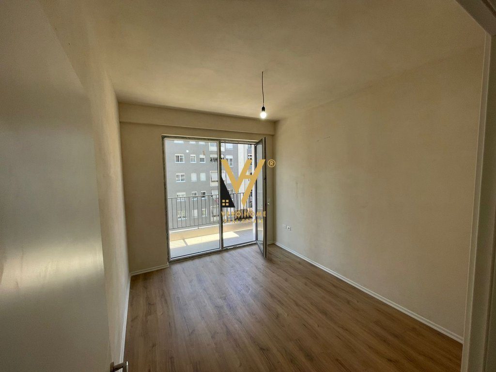 SHITET APARTAMENT 3+1+2+BLK TEK KOMUNA E PARISIT 375.000 EURO