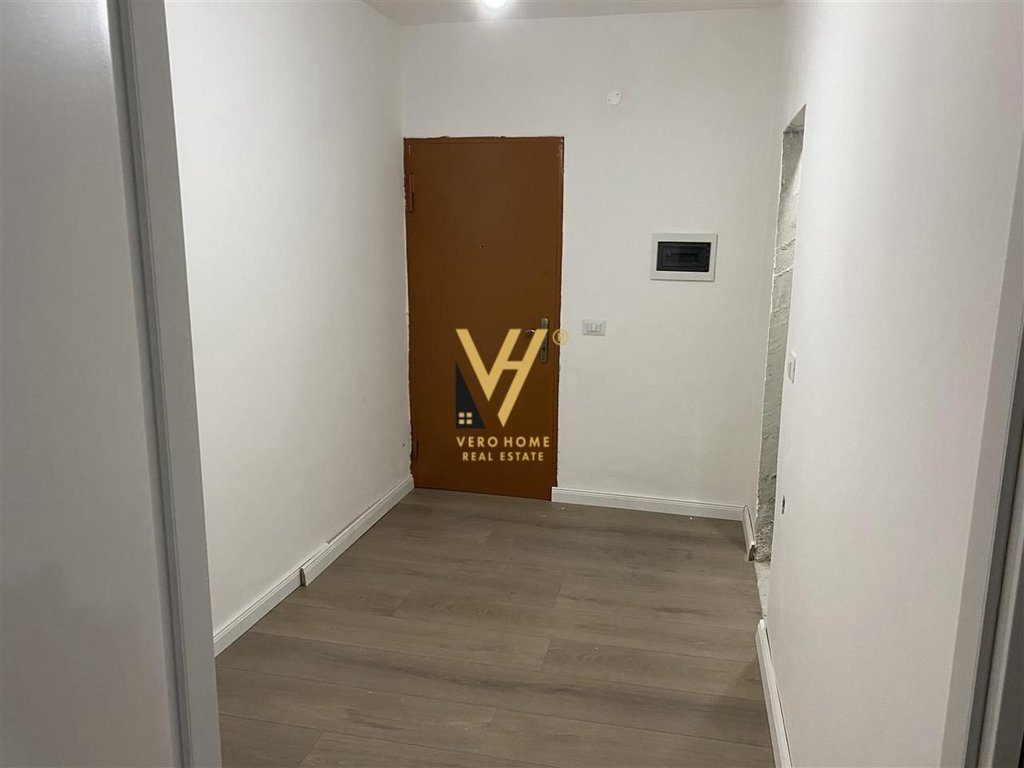 SHITET APARTAMENT 1+1+ANEKS NE KOMBINAT 7.500.000 LEKE 2