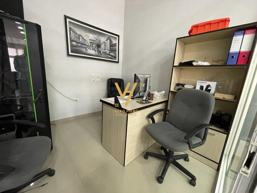 JEPET ZYRE 120 M2 ME QIRA TE ALI DEMI 1.000 EURO 3