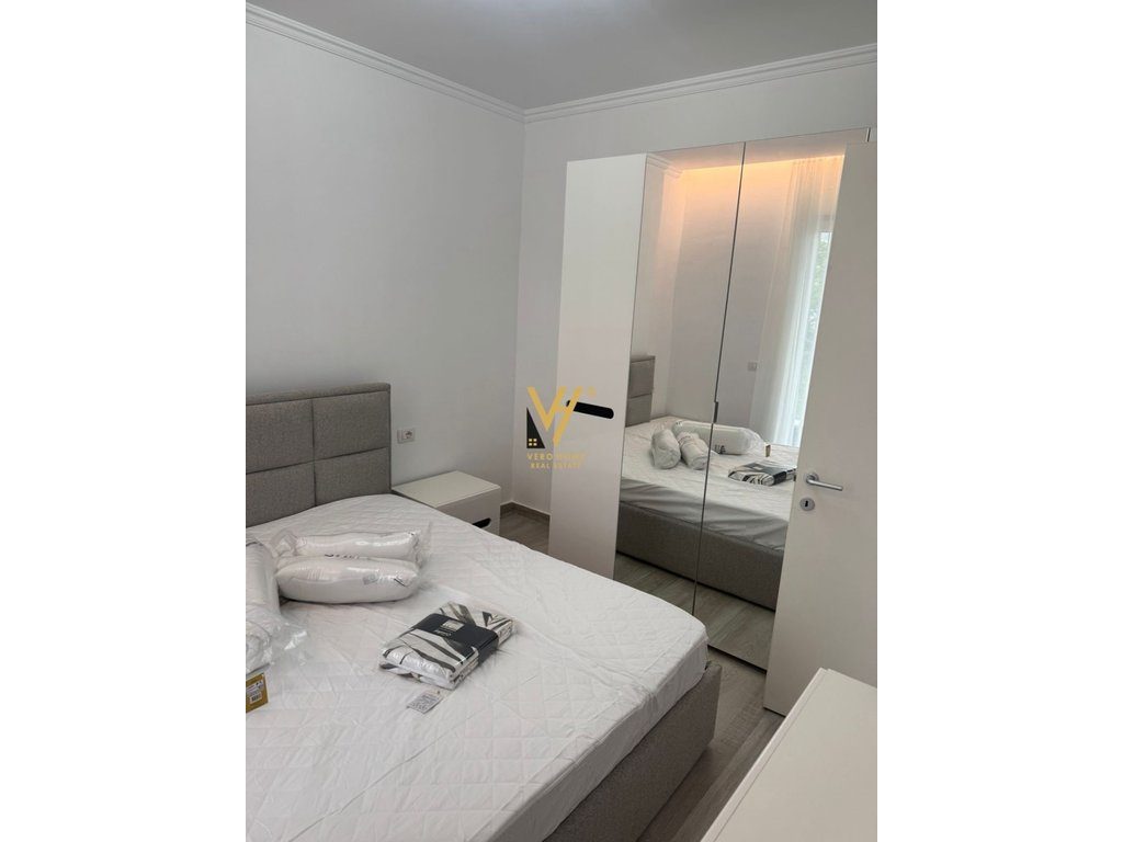 JEPET APARTAMENT 1+1+BLK ME QERA TEK BULEVARDI I RI 60.000 LEKE 4