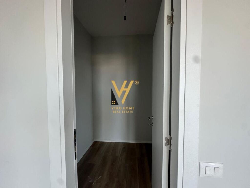 Jepet Zyre me qera te Kompleksi Arlis , Rruga e Dibres 90 m2 2