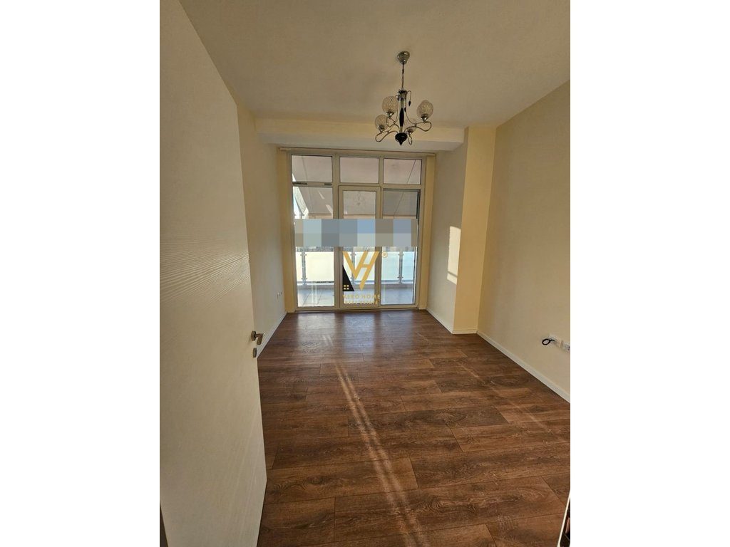 JEPET AMBIENT BIZNESI 166 M2 ME QERA TE KIKA 2,KOMUNA E PARISIT 1.300 EURO 2