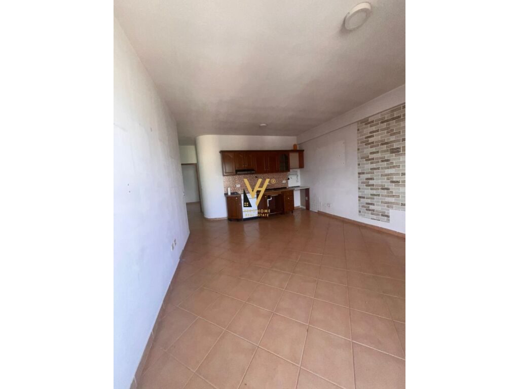 Shitet Apartament 2+1+ballkon te Komuna e Parisit 94 m2 3