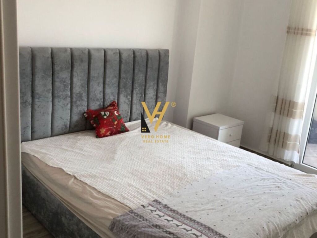 Jepet Apartament 1+1+ballkon me qera te Spitali Amerikan 3 , Yzberisht 75 m2 4