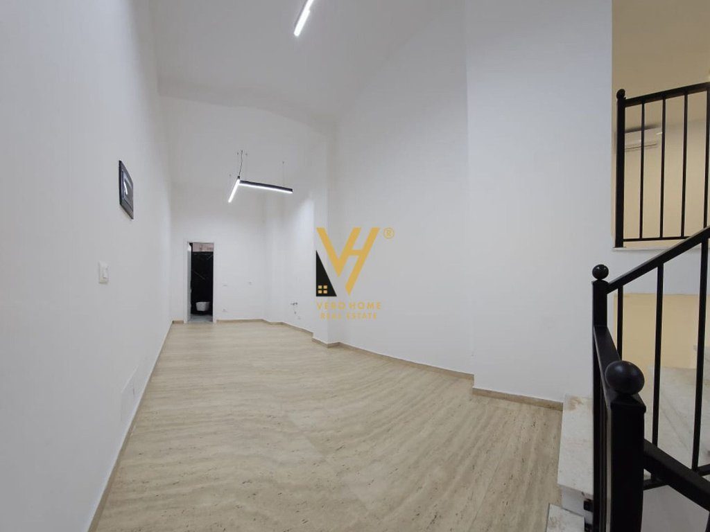 JEPET ZYRE DUPLEX 130 M2 ME QERA TE RR.TEFTA TASHKO 1.000 EURO 3