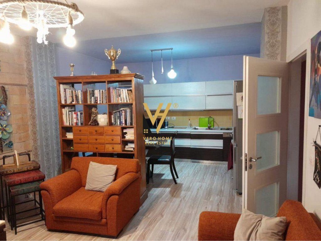 JEPET APARTAMENT 2+1+2+BLK ME QIRA TE KOMUNA E PARISIT 60.000 LEKE 2