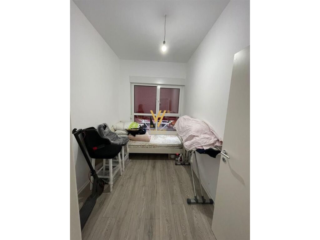 Jepet Apartament 2+1+ballkon me qera te Kompleksi Mangalem 75 m2 2