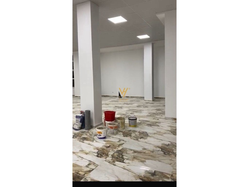 JEPET AMBIENT BIZNESI 670 M2 ME QERA TE FRESKU 5.000 EURO 3
