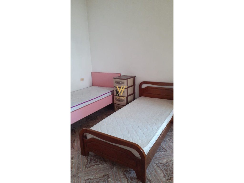 JEPET APARTAMENT 3+1 ME QERA TE RR.4 DESHMORET 70.000 LEKE