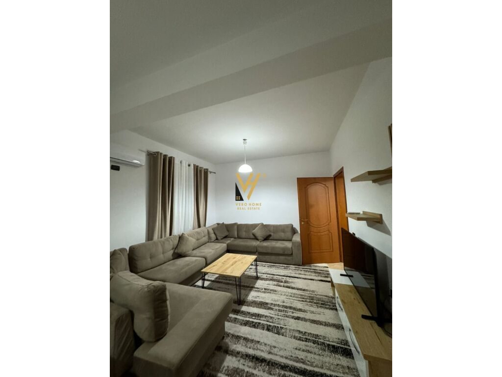 Jepet Apartament 1+1+ballkon me qera te Rruga 5 Maji 90 m2