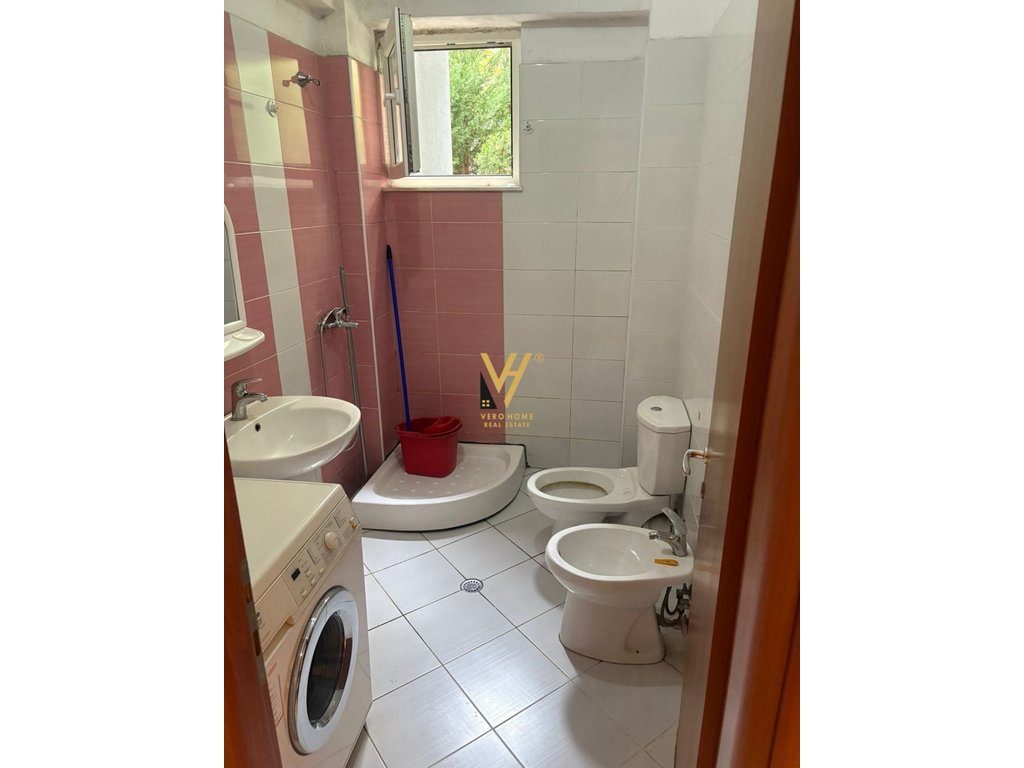 JEPET APARTAMENT 1+1 ME QIRA TE LIQENI I THATE 40.000 LEKE 4