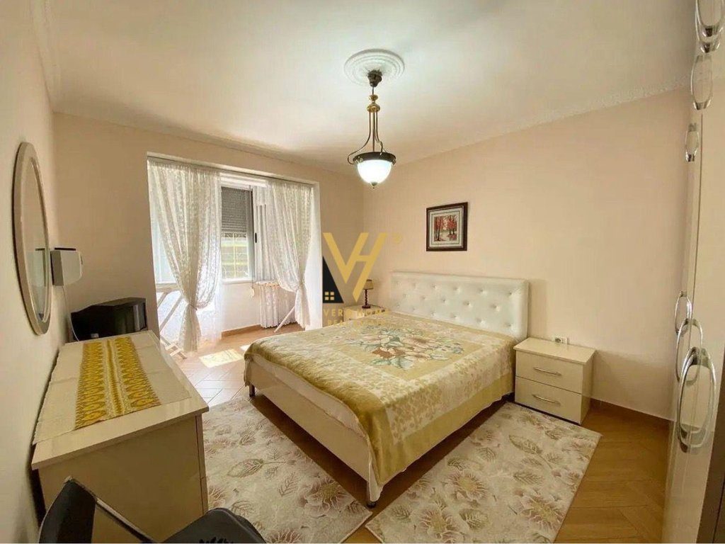 JEPET APARTAMENT 1+1+BLK ME QERA TEK MINE PEZA 530 EURO 4