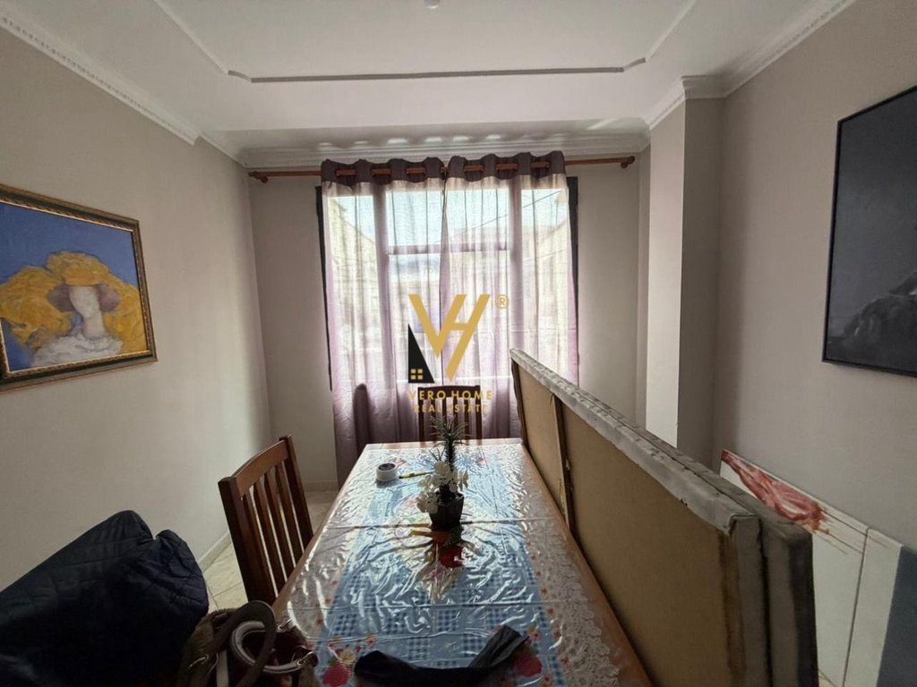JEPET HYRJE 2+1 ME QIRA TE RRUGA E KAVAJES 60.000 LEKE 3