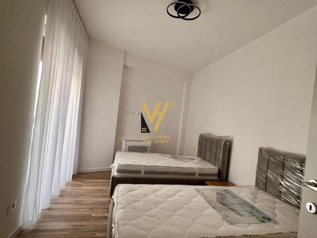 JEPET APARTAMENT 2+1+2 ME QERA TE RRUGA JORDAN MISJA 900 EURO 4