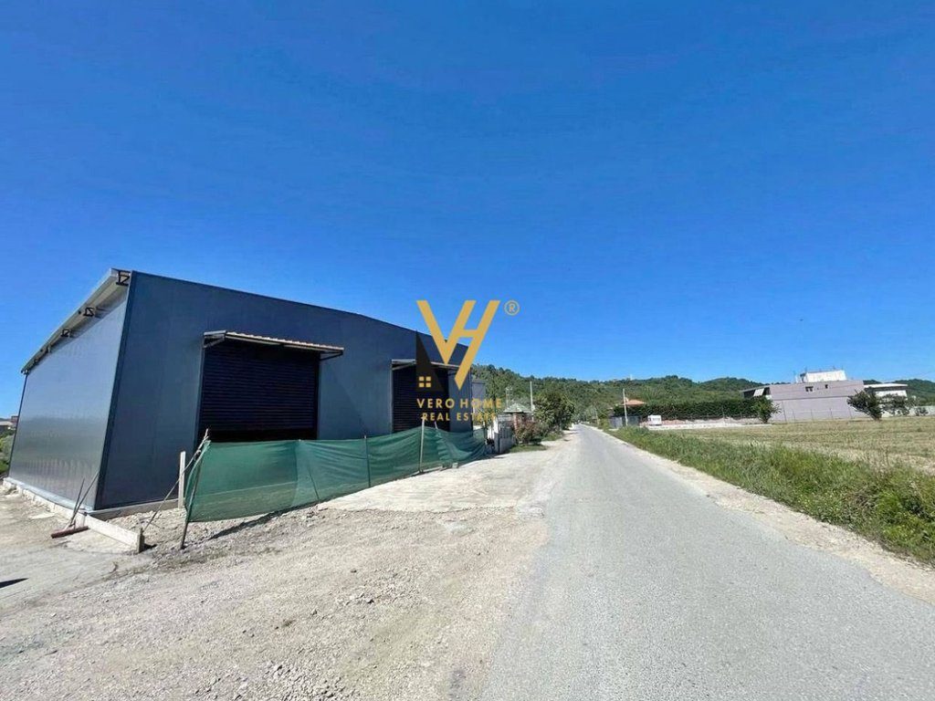JEPET MAGAZINE 350M2 ME QERA NE BERXULLE 1.500 EURO 1