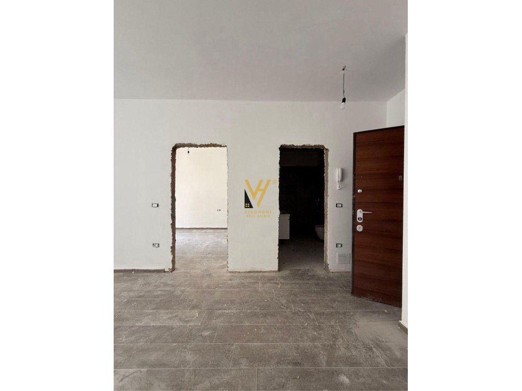 JEPET ZYRE 70M2 ME QERA TE KOMPLEKSI AURA,ZOGU I ZI 450 EURO 3