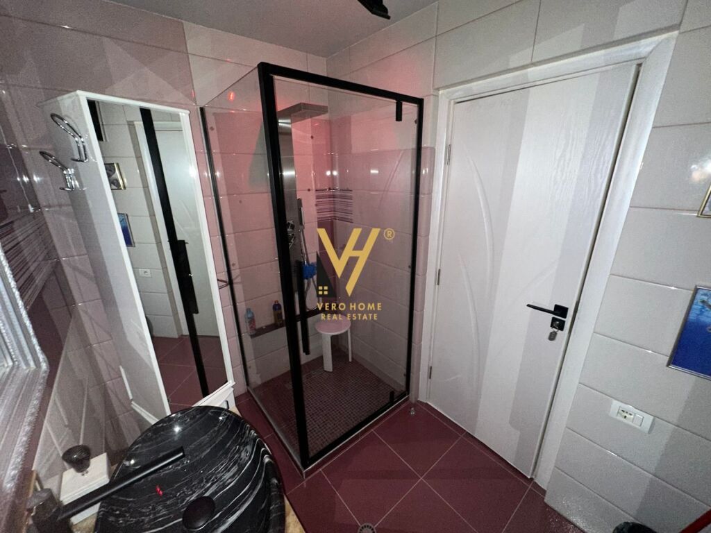 Jepet Apartament 2+1+2 me qera te Ish Blloku 101 m2 3