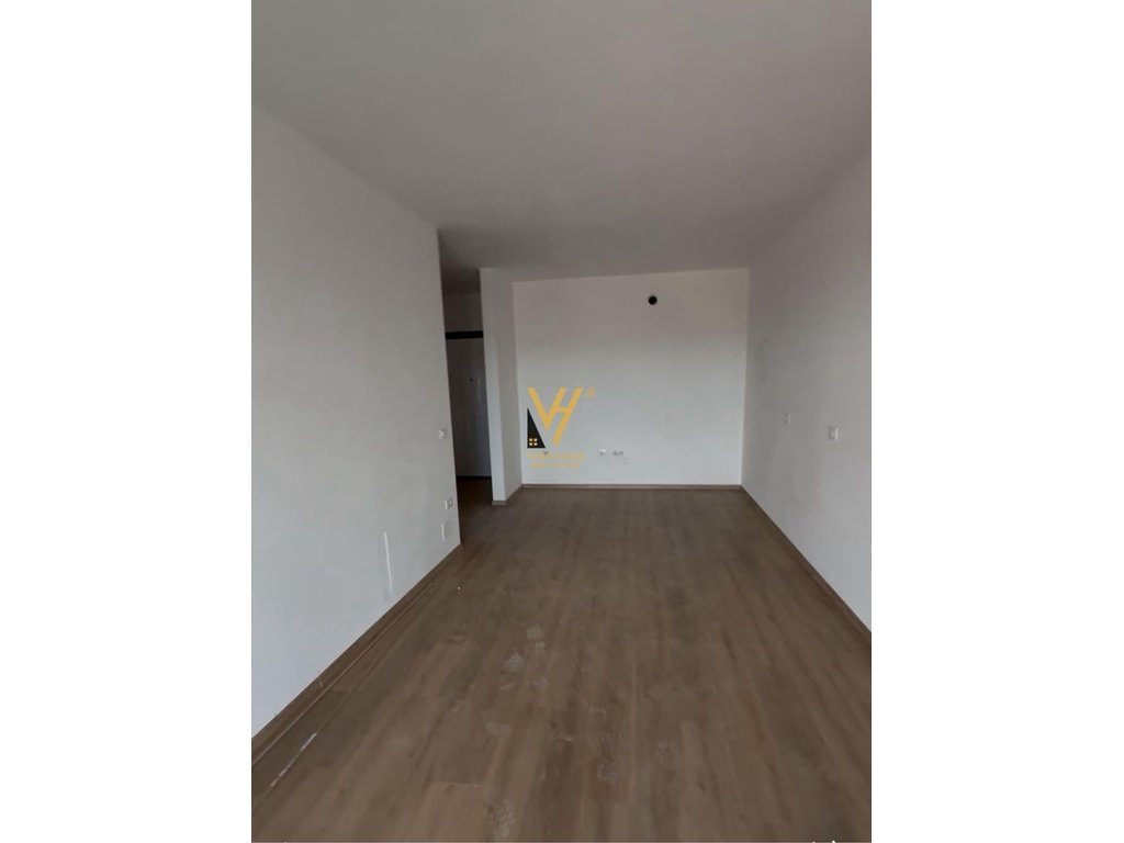 JEPET ZYRE 70 M2 ME QERA NE LAPRAKE 500 EURO 2