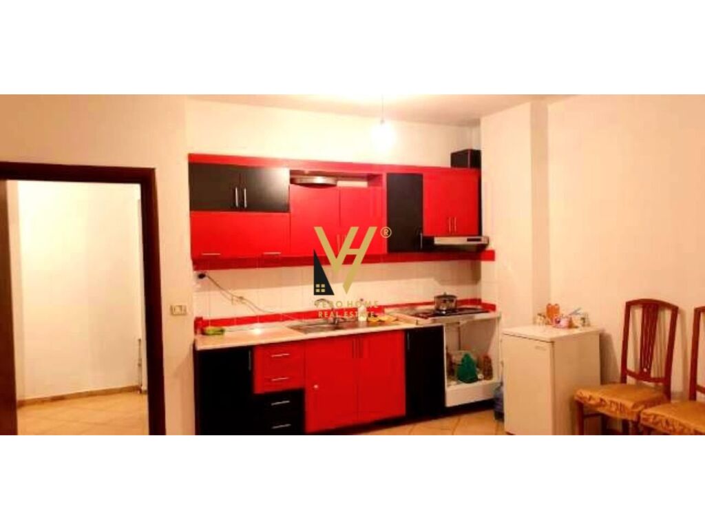 Shitet Apartament 1+1+ballkon te Rruga 5 Maji 74 m2 2