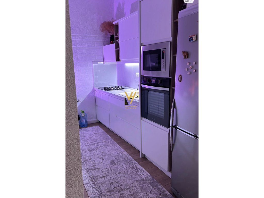 SHITET SHTEPI PRIVATE 1-KATESHE TE BULEVARDI I RI 465.000 EURO