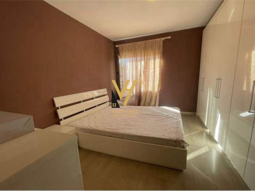 Jepet Apartament 2+1+ballkon me qera te Rruga Frosina Plaku 112 m2 2