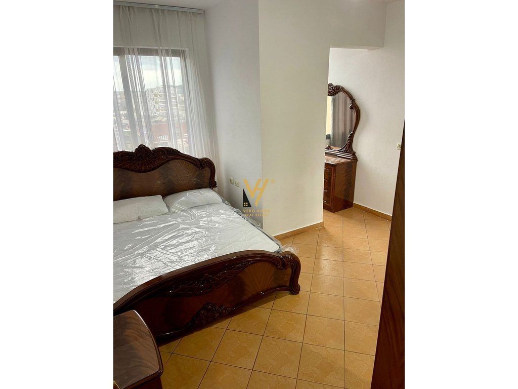 JEPET APARTAMENT 2+1+BLK ME QERA NE LAPRAKE 55.000 LEKE 3
