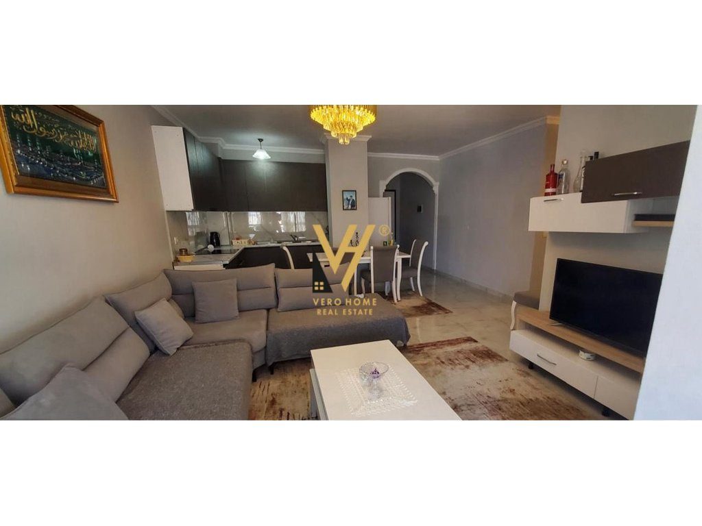 JEPET APARTAMENT 2+1+BLK ME QIRA TE KOMUNA E PARISIT 65.000 LEKE