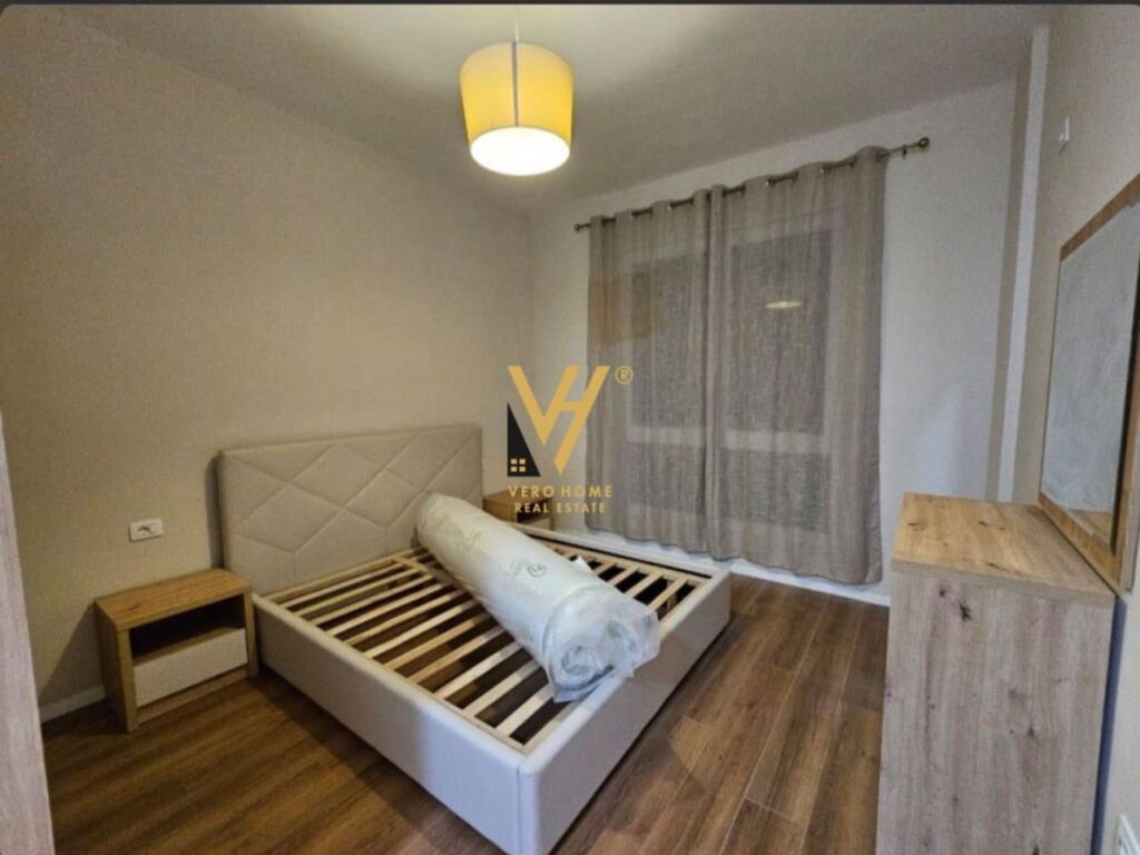 Jepet Apartament 2+1+2+ballkon me qera te Rruga 5 Maji 100 m2 3
