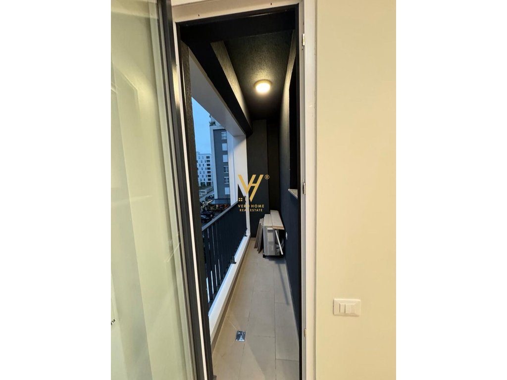 JEPET ZYRE 50 M2 ME QERA TEK KESH, VASIL SHANTO 1.000 EURO 3