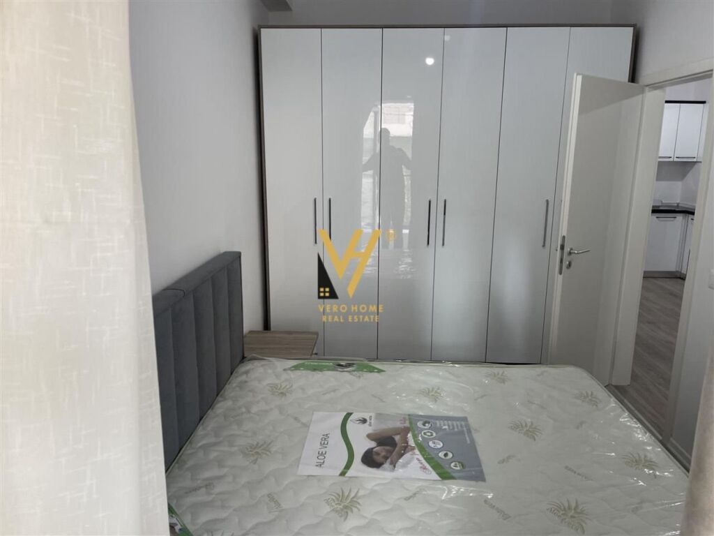 Jepet Apartament 1+1+ballkon me qera te Kompleksi Mangalem 60 m2