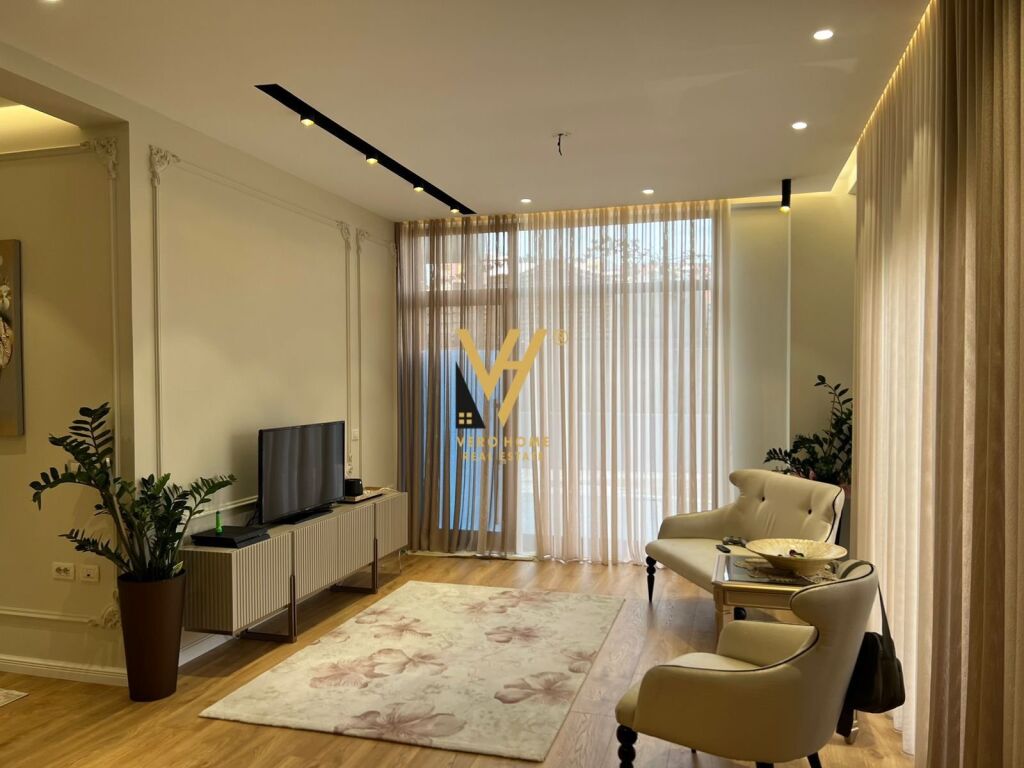Jepet Apartament 3+1+post parkimi me qera te Kodra e Diellit 115 m2 3