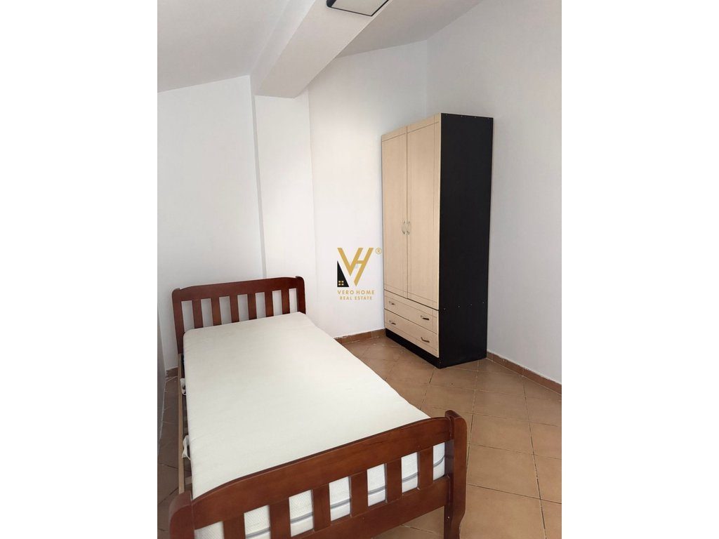 JEPET APARTAMENT 3+1+3 BLK ME QERA NE SELITE 55.000 LEKE 4